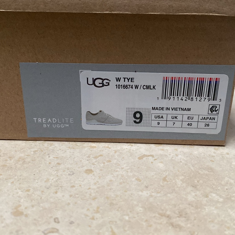 UGG Womens Athletic Shoes Size 9 - Picture 9 of 9